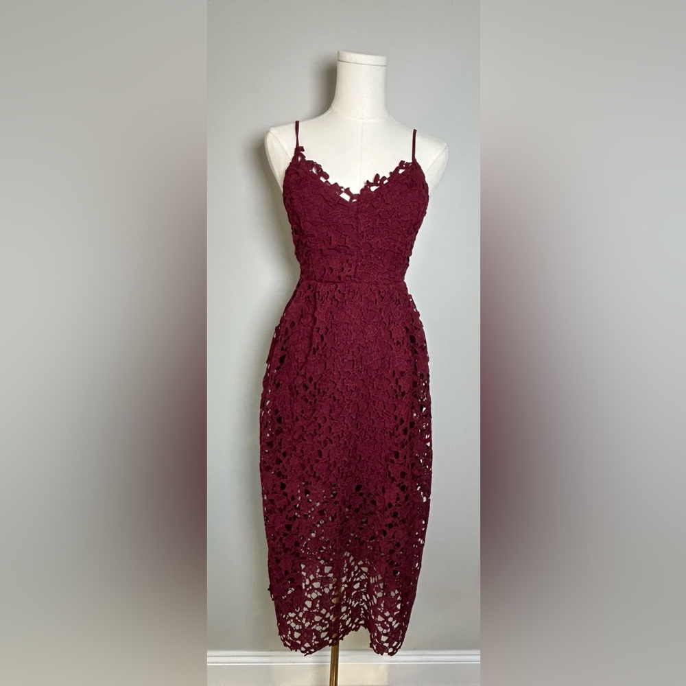 ASTR the label wine Lace Midi Dress size small romantic cocktail wedding guest